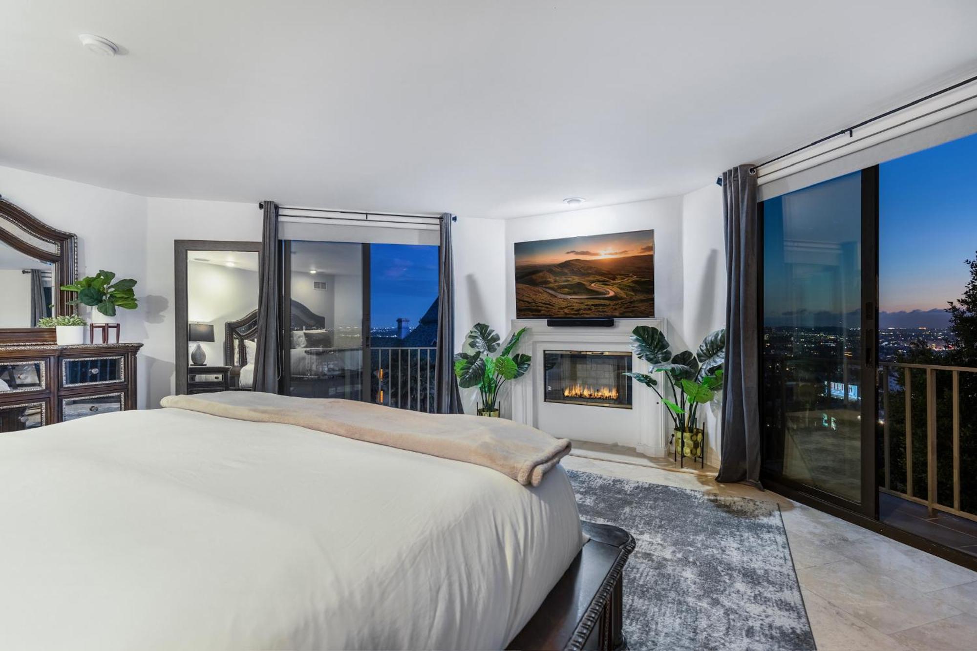 Hollywood Hills Chateau Marmont Holiday home *
